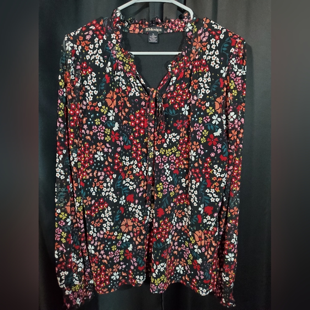 Red and Black Mandarin Collar Buttoned Blouse